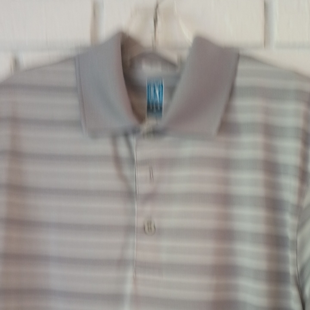 Men's Gray And White Stripped Collared Golf Shirt Size Medium. - Picture 5 of 5